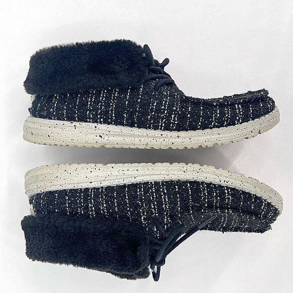 Hey Dude Britt Boucle Black Metallic Thread Fur Cuff Lined Ankle Boots Size 6 - Picture 4 of 11